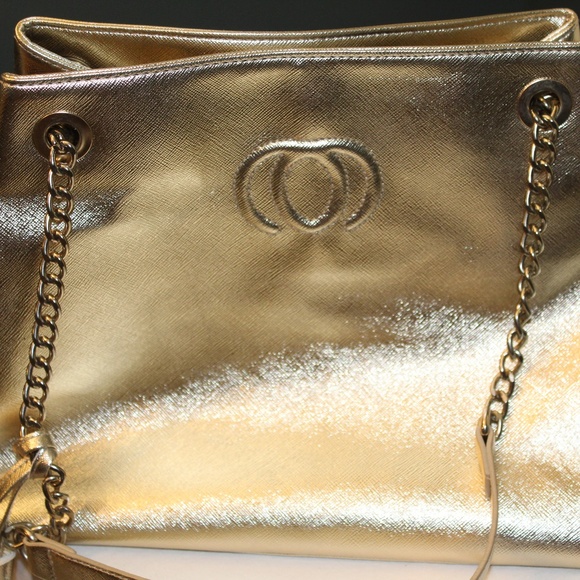 *3 for $15* - Gold Purse w/leopard print interior - Picture 1 of 4
